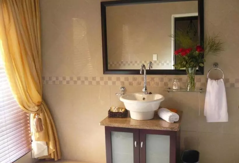 پانسیون Villa Xanelle Boutique Guest House