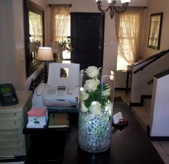 پانسیون Villa Xanelle Boutique Guest House
