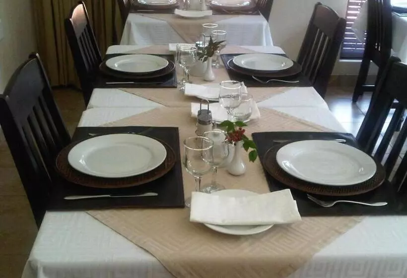 پانسیون Villa Xanelle Boutique Guest House