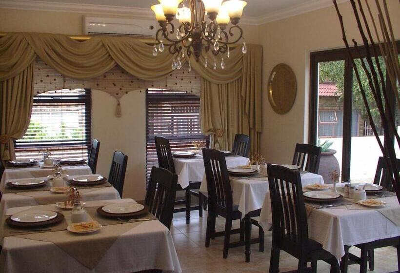 Пансион Villa Xanelle Boutique Guest House