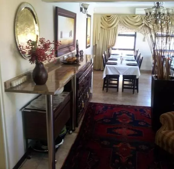 پانسیون Villa Xanelle Boutique Guest House