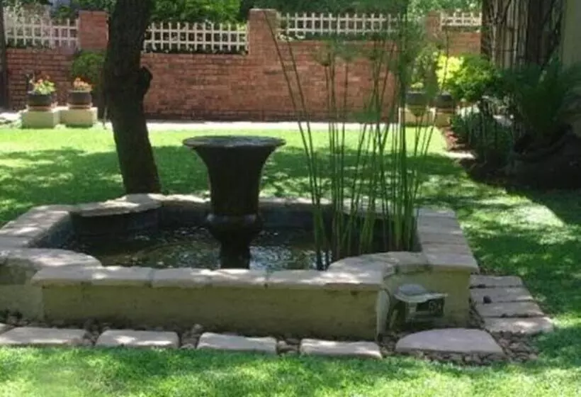پانسیون Villa Xanelle Boutique Guest House