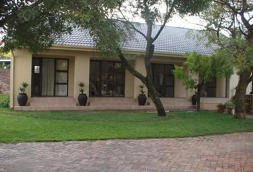 پانسیون Villa Xanelle Boutique Guest House