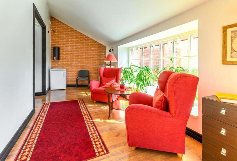 هاستل Hermannuse Maja