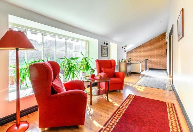 هاستل Hermannuse Maja