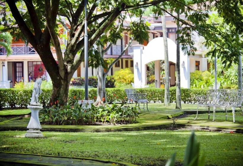 El Rodeo Estancia Boutique Hotel & Steakhouse