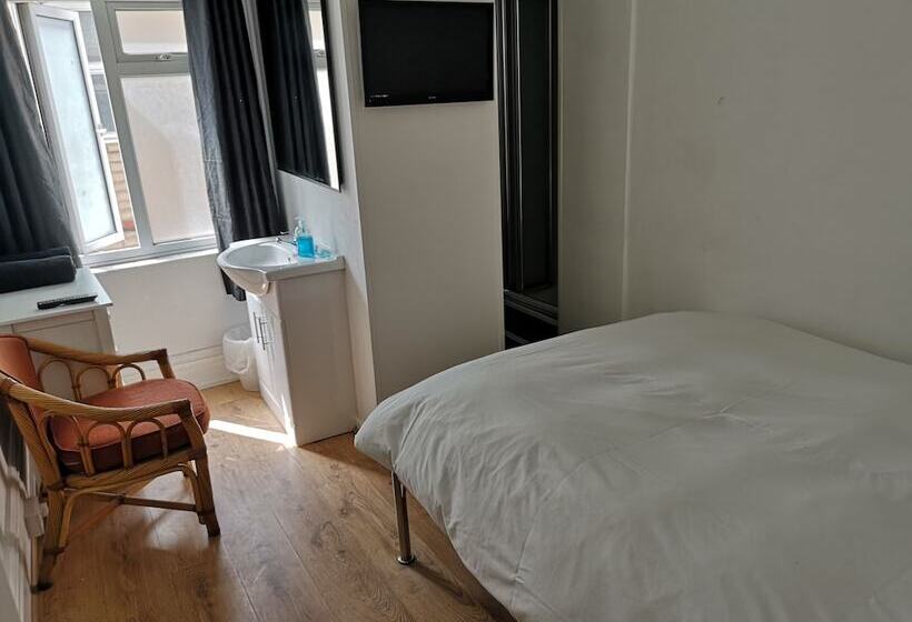 פנסיון Boscombe Reef