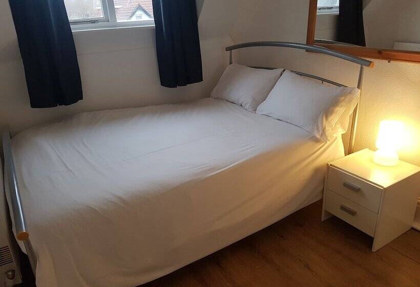 פנסיון Boscombe Reef