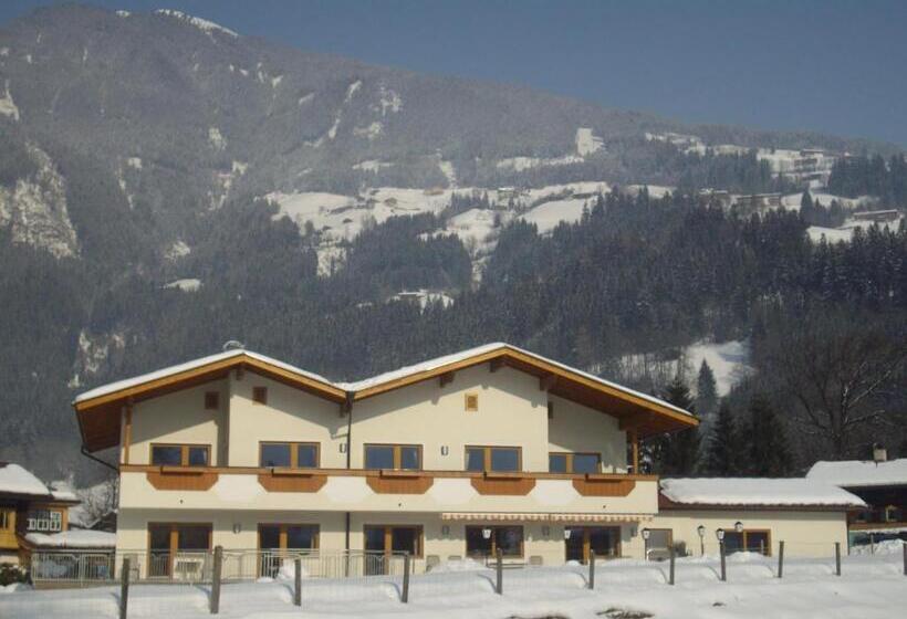 펜션 Ferienhaus Zillertal