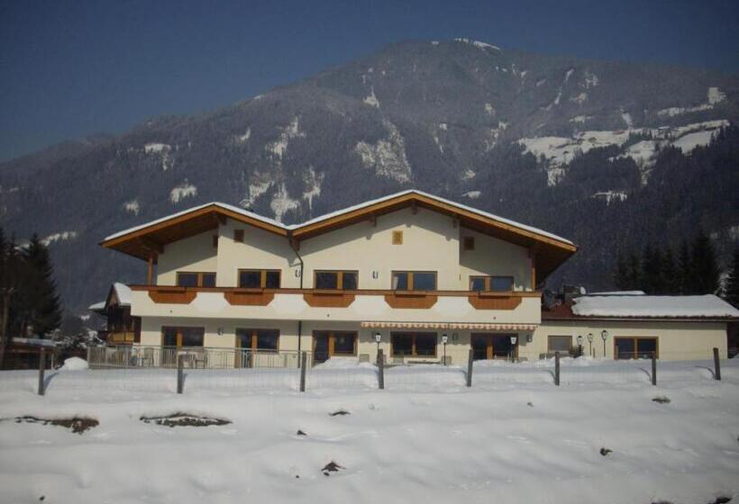펜션 Ferienhaus Zillertal