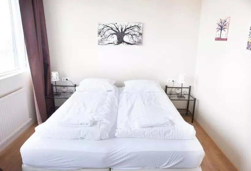 پانسیون Lyngás Guesthouse