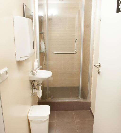 پانسیون Lyngás Guesthouse