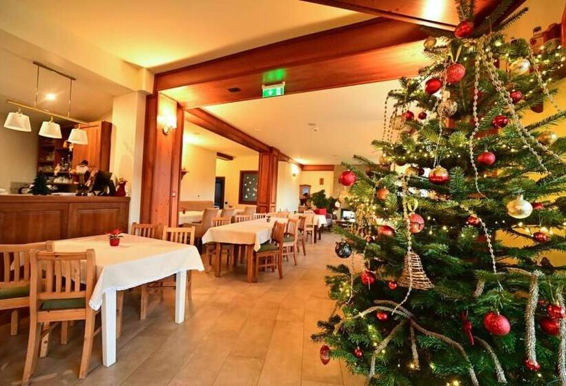 بنسيون Natura Family Resort