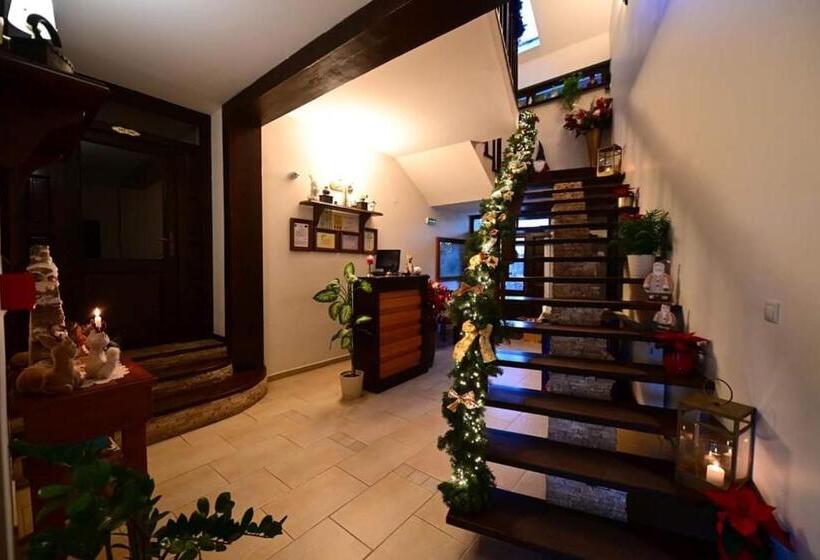 بنسيون Natura Family Resort