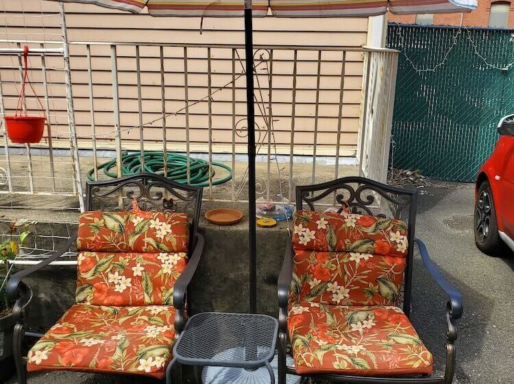 פנסיון The Windsor Inn