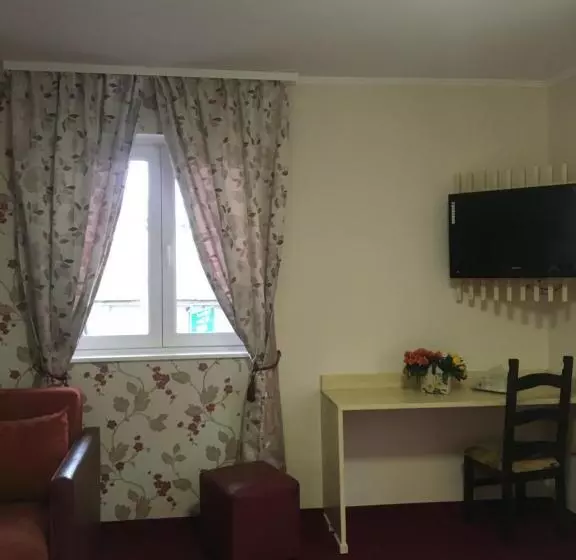 Pension La Viorel Isaila