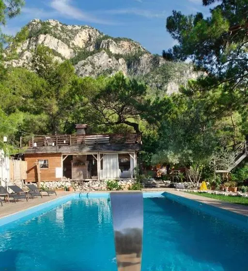 Retkeilymaja Chakra Beach Kabak