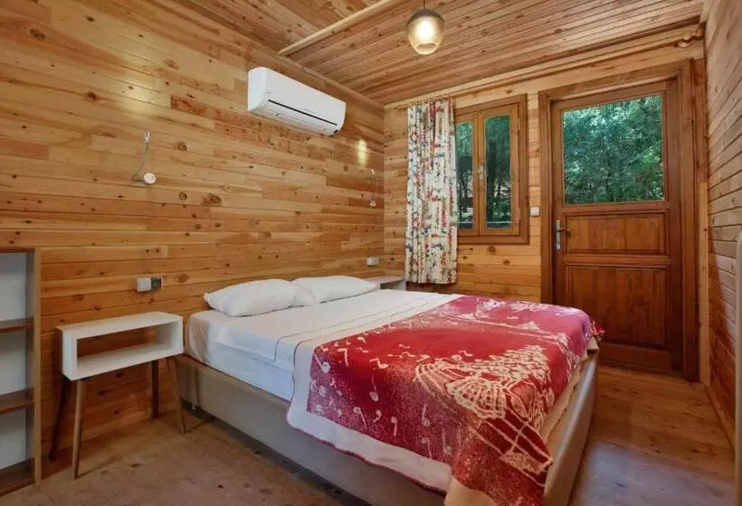 Retkeilymaja Chakra Beach Kabak