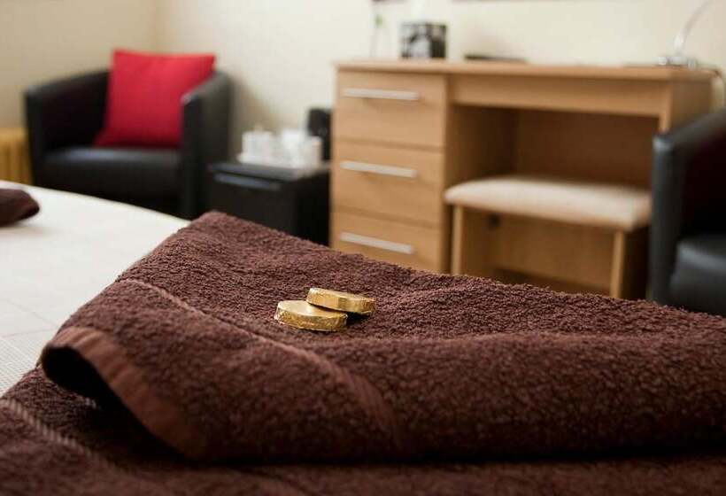 بنسيون Cranston House