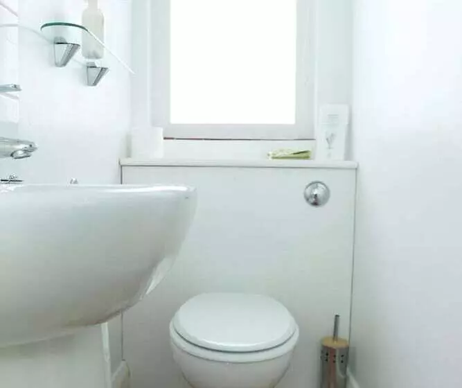 Majatalo Cranston House