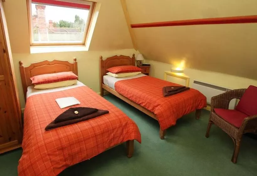 Majatalo Cranston House