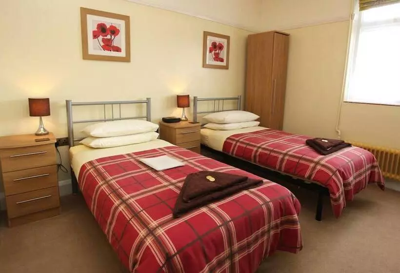 Majatalo Cranston House