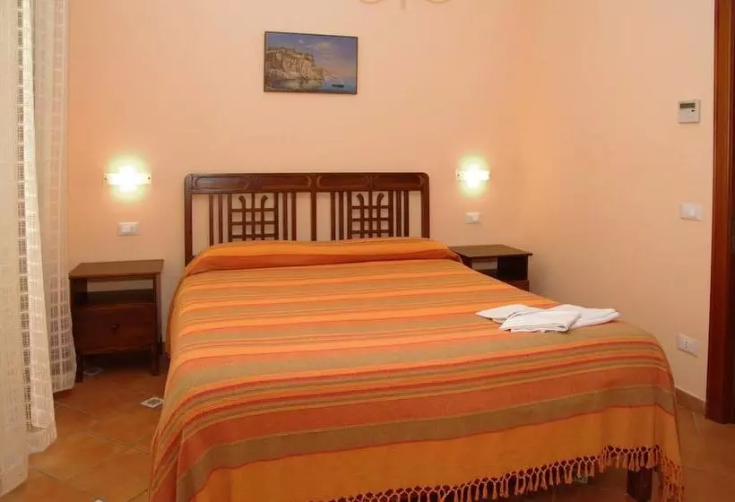 ペンション Dolcevitasorrento Guest House