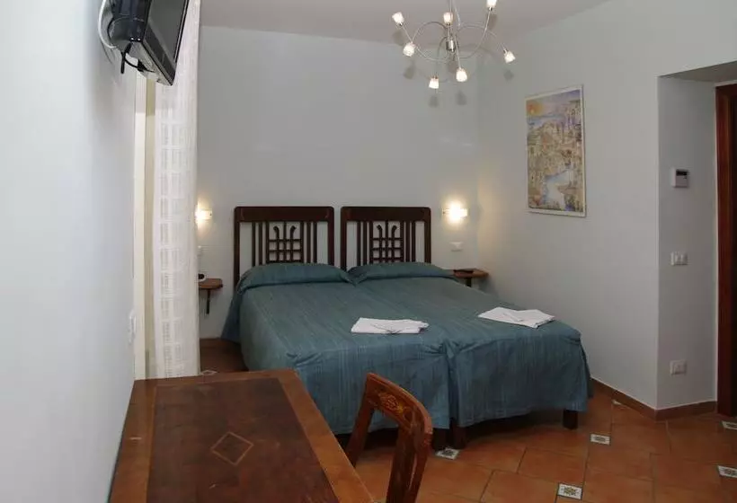 ペンション Dolcevitasorrento Guest House