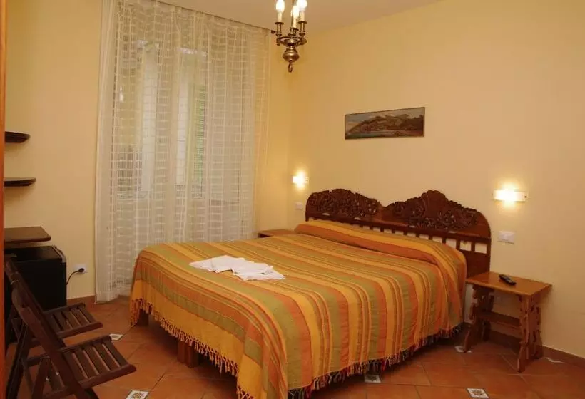ペンション Dolcevitasorrento Guest House
