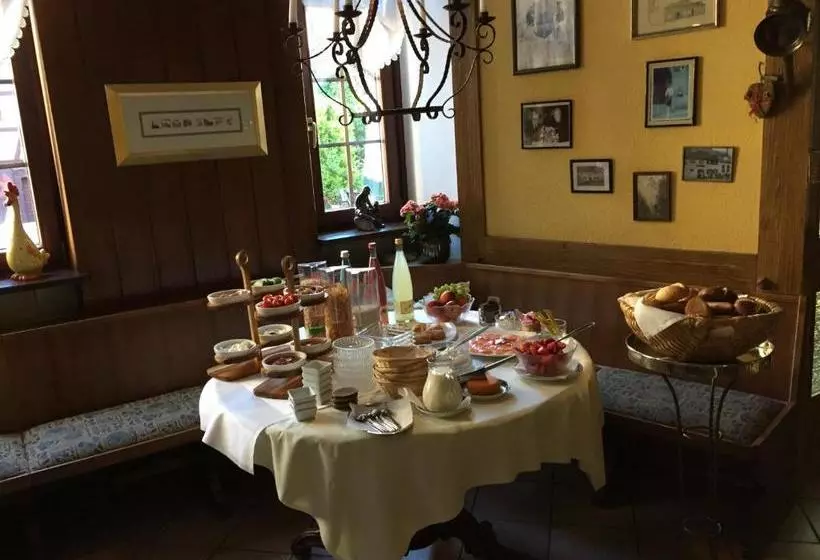 ペンション Gasthaus Zur Krone