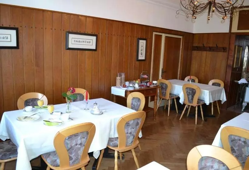 ペンション Gasthaus Zur Krone