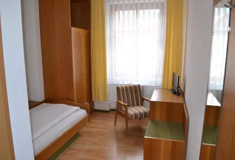 ペンション Gasthaus Zur Krone