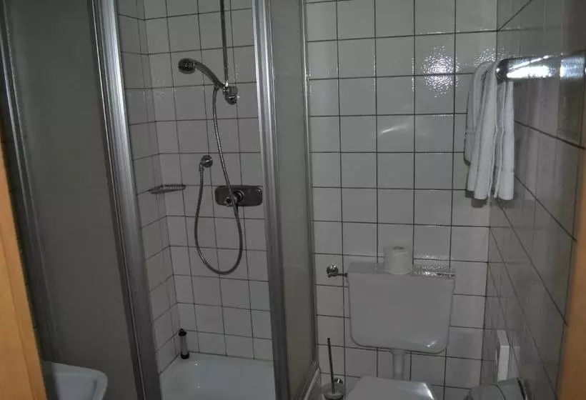 ペンション Gasthaus Zur Krone