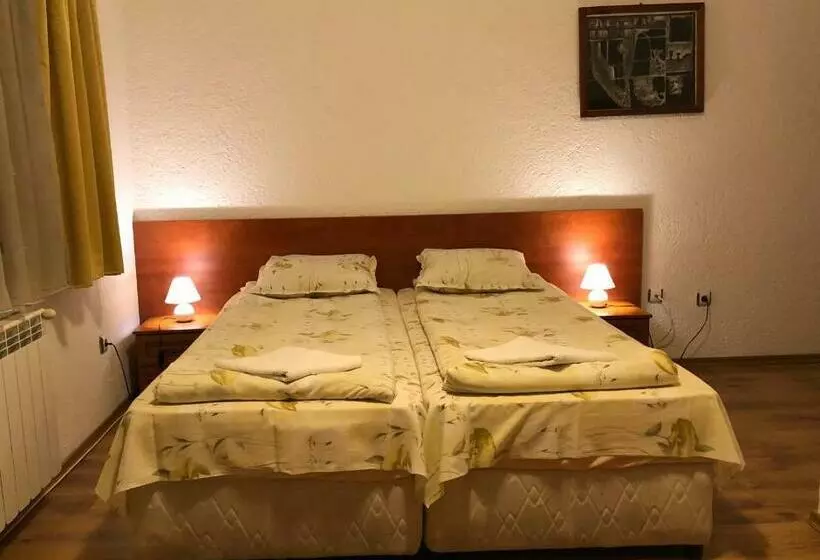 پانسیون Guest Rooms Vachin