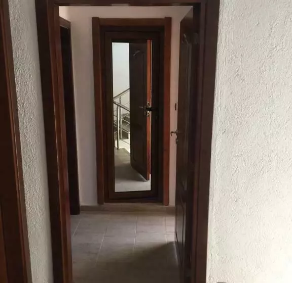 پانسیون Guest Rooms Vachin