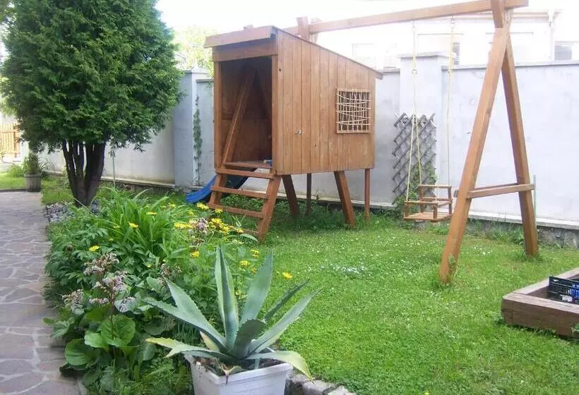 Majatalo Penzion Dora