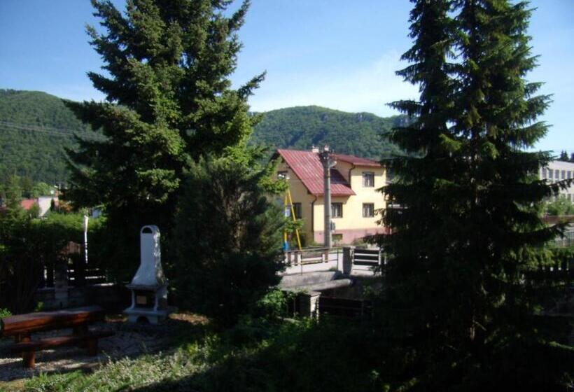 ペンション Penzion Iris