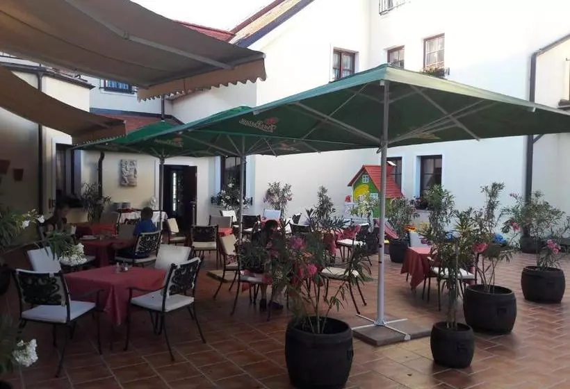 Majatalo Sebastian U Hoffera