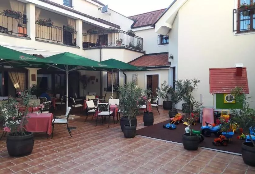 Majatalo Sebastian U Hoffera