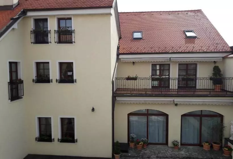 Majatalo Sebastian U Hoffera