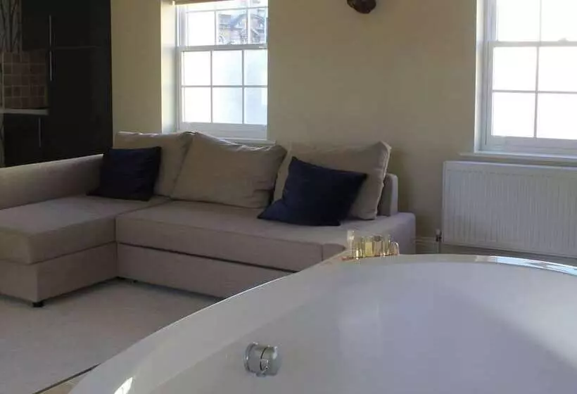 Majatalo The Keep Boutique