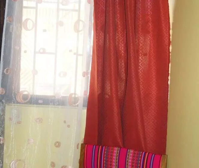هاستل Hostal Intipara
