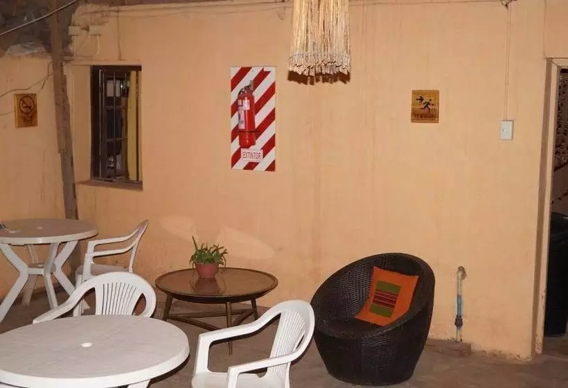 هاستل Hostal Intipara
