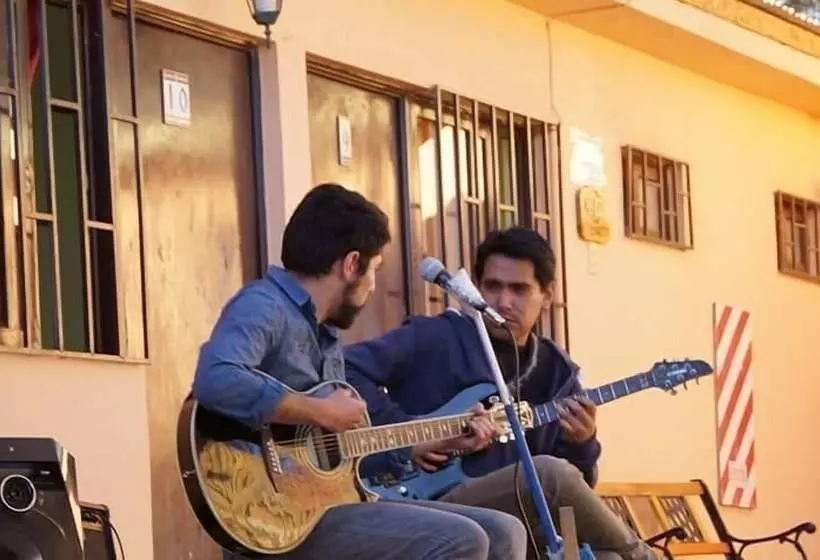 هاستل Hostal Intipara