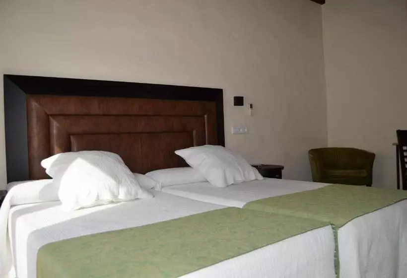 Apartamentos Turísticos   Hostal Los Alisos