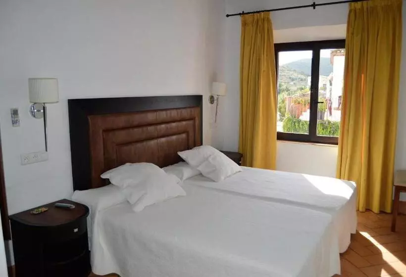 Apartamentos Turísticos   Hostal Los Alisos