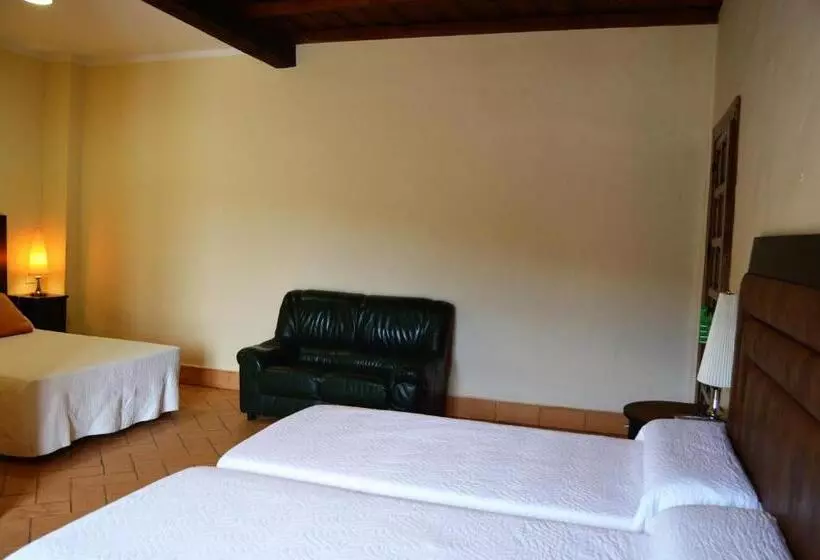 Apartamentos Turísticos   Hostal Los Alisos