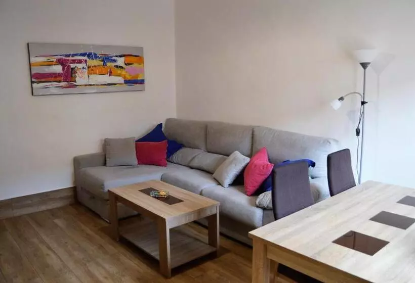 Apartamentos Turísticos   Hostal Los Alisos
