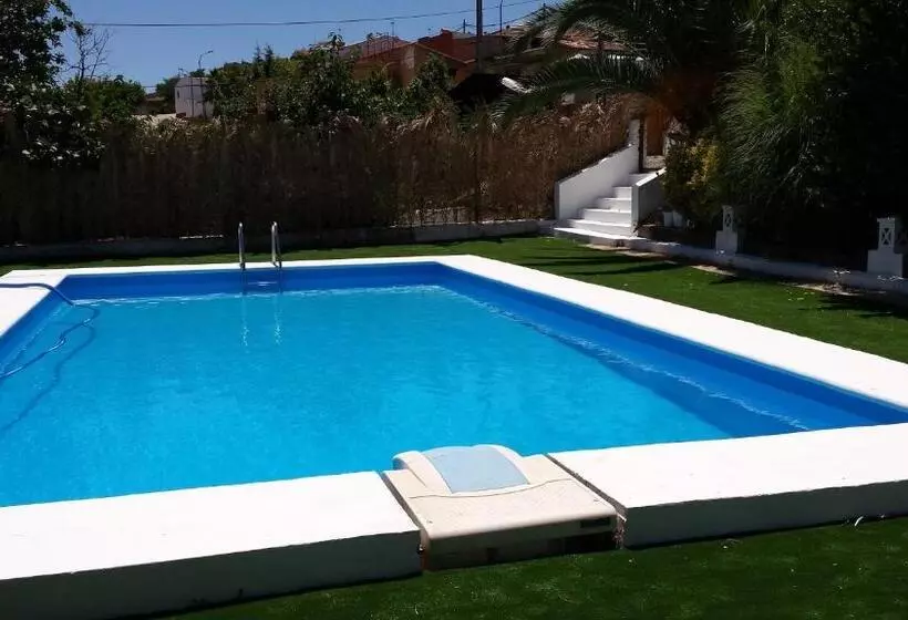 Apartamentos Turísticos   Hostal Los Alisos