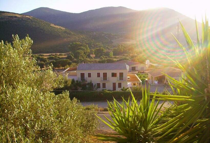 فندق Agriturismo La Grotta Del Tesoro